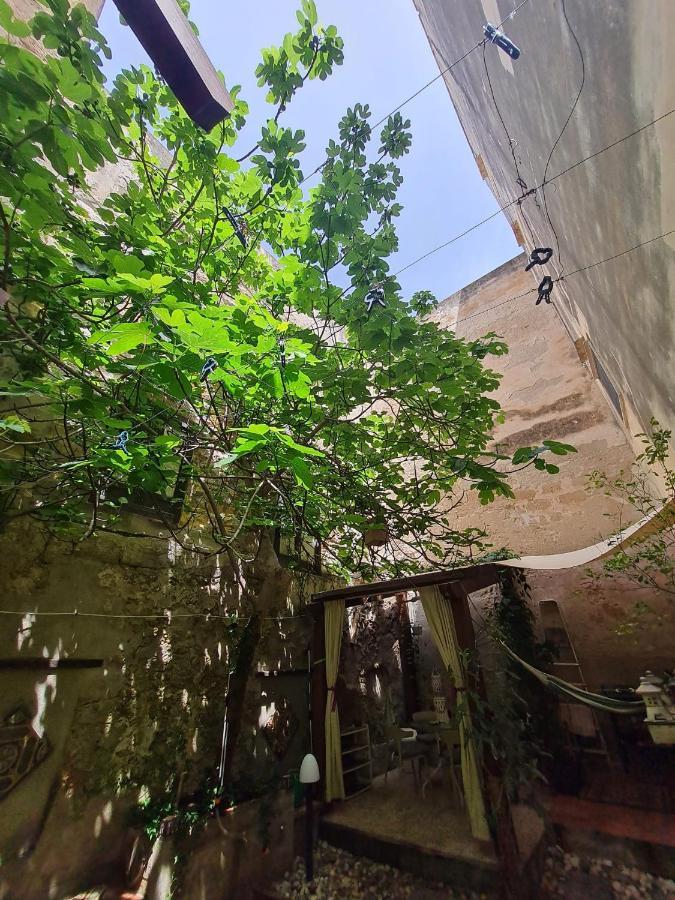 Ai Due Cortili Apartment Trapani Bagian luar foto