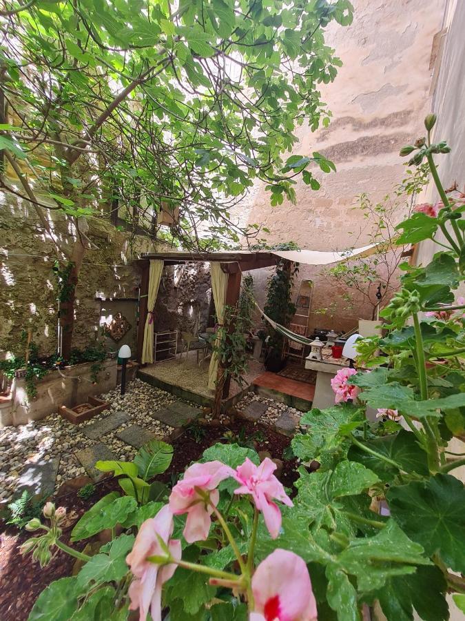 Ai Due Cortili Apartment Trapani Bagian luar foto