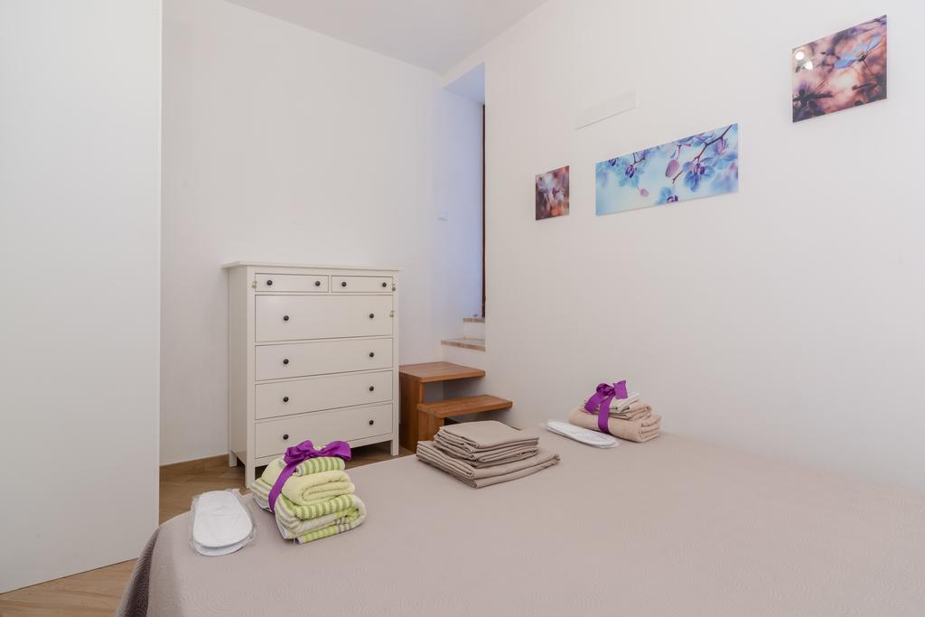 Ai Due Cortili Apartment Trapani Bagian luar foto